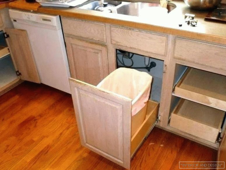 Rozmieszczone szafki w małej kuchni 1
